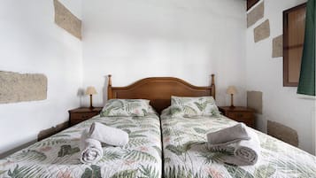 2 chambres, fer et planche à repasser, Wi-Fi gratuit, draps fournis