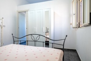 1 habitación y ropa de cama 