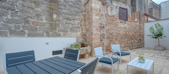 Holiday Apartment "The Secret Door 10" with Private Terrace & Wi-Fi