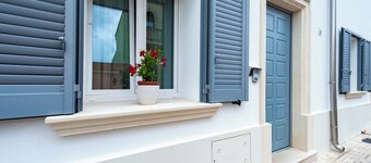 Holiday Apartment "The Secret Door 12" with Private Terrace & Wi-Fi