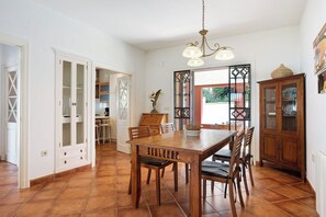 Dining - Vacation Home "Villa Sevilla" with Sea View, Private Terrace & Private Garden (Conil de la Frontera)