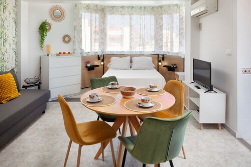 Estudio 'Torre del Mar' con vistas al mar, Wi-Fi y aire acondicionado