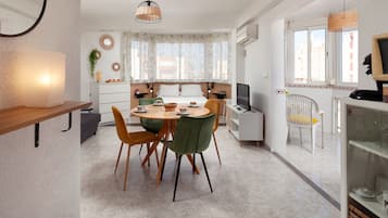 Bügeleisen/Bügelbrett, kostenloses WLAN, Bettwäsche