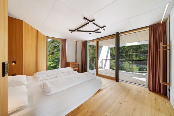 1 bedroom, desk, free WiFi, bed sheets