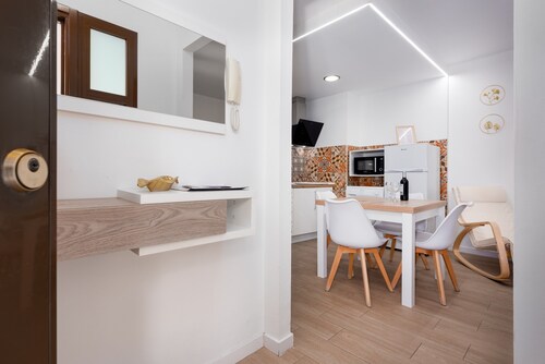 Apartment 'Apartamento Margari' with Wi-Fi and Air Conditioning
