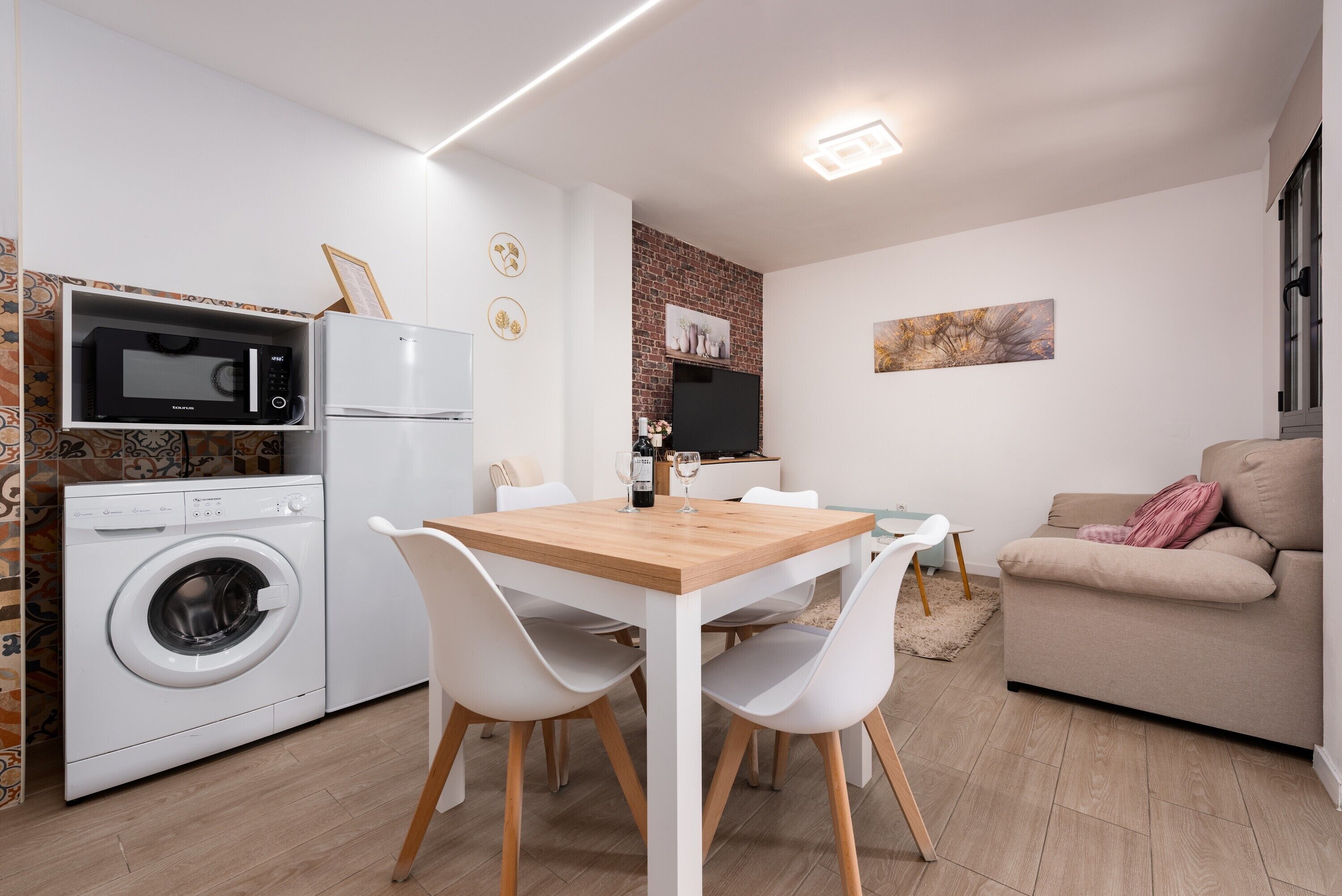 Interni