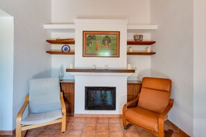 Interior - Country House 'Casa Rural Entre Ojén Y Marbella' with Mountain View, Private Terrace and Wi-Fi (Ojén)