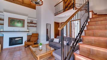 Televisión y chimenea