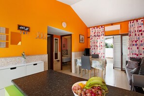 Dining - Vacation Home 'Haus Brigitte' with Shared Pool, Wi-Fi and Air Conditioning (Playa del Inglés)