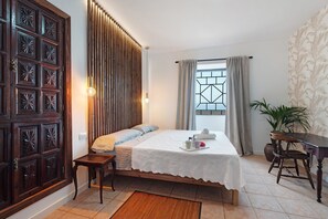 4 bedrooms, iron/ironing board, free WiFi, bed sheets - Chalet "Casa Barreto" with Sea View, 3 Private Terraces & Wi-Fi (Puerto de la Cruz)