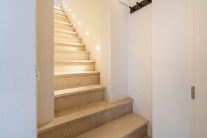 Interior - Holiday Apartment "Civico40 Suite" with 2 Private Terraces, Balcony & Wi-Fi (Locorotondo)