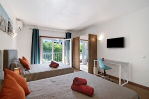 2 chambres, fer et planche à repasser, Wi-Fi gratuit, draps fournis