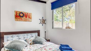 1 bedroom, free WiFi, bed sheets