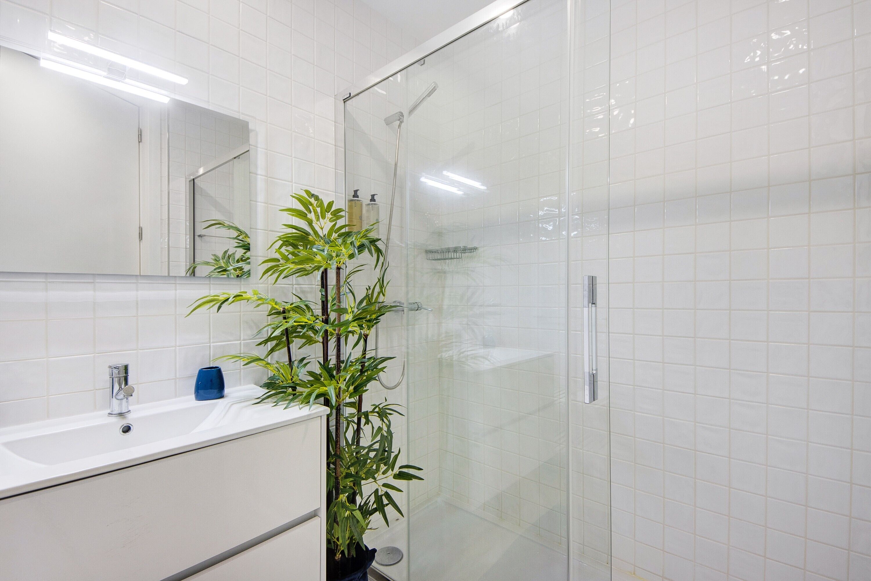 淋浴设施、吹风机、毛巾