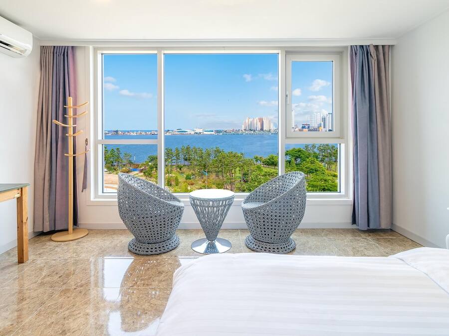 Basic Room, 1 Bedroom (dalbodeule(ocean view)) | 1 bedroom, WiFi (free)