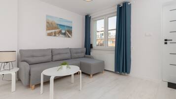 Apartment, 2 Bedrooms, 2 Bathrooms | Living room