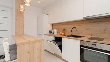 Apartment, 2 Bedrooms, 2 Bathrooms | Private kitchen | Dishwasher, electric kettle, cookware/dishes/utensils