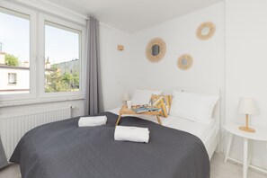 Apartment, 2 Bedrooms, 2 Bathrooms | 2 bedrooms, bed sheets - Family Apartment Niska by Renters (Gdansk)