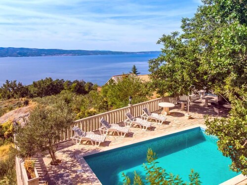 Villa Jolie Amazing Stone by Interhome