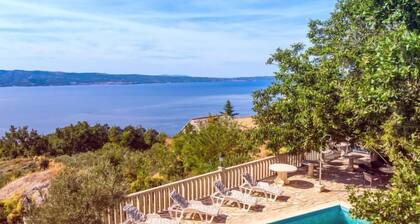 Villa Jolie Amazing Stone by Interhome