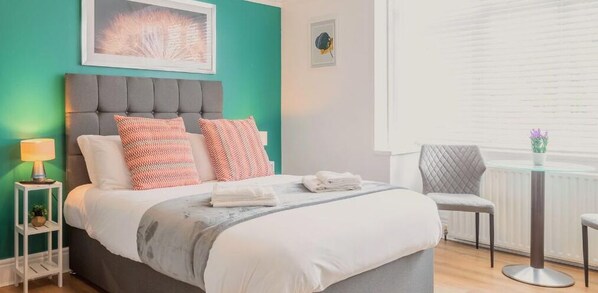 1 chambre, fer et planche à repasser, accès au Wi-Fi (inclus)