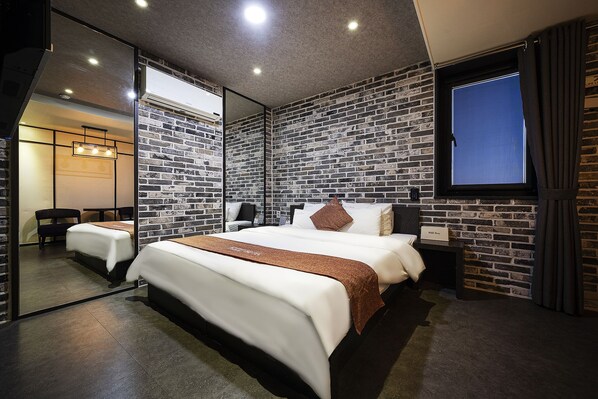 Free WiFi, bed sheets