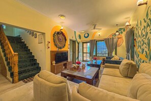 Interior - The Himalayan Living Whistling Pines  (Dhari)