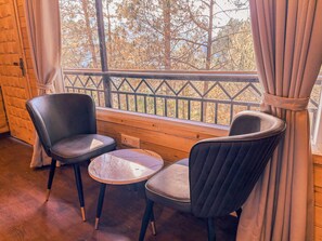 Cottage Forest View | Egyptian cotton sheets, premium bedding, down comforters - The Himalayan Living Whistling Pines  (Dhari)