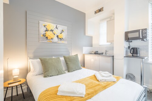 The Modern Cambridge Studio 2