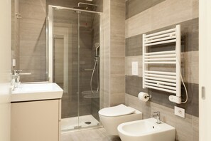 Apartment | Bathroom - BnButler - Flavio Gioia 5 (Milan)