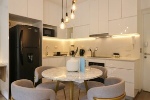 Fridge, microwave, oven, stovetop