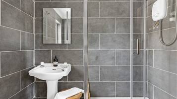 Fresh Escapes - Bramblewood- Maidencombe Sleeps 6 - Bathroom