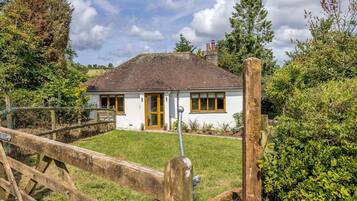 Fresh Escapes - Bramblewood- Maidencombe Sleeps 6 - Exterior