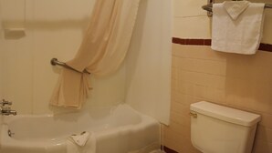 Bathroom - Travel Inn La Junta (La Junta)