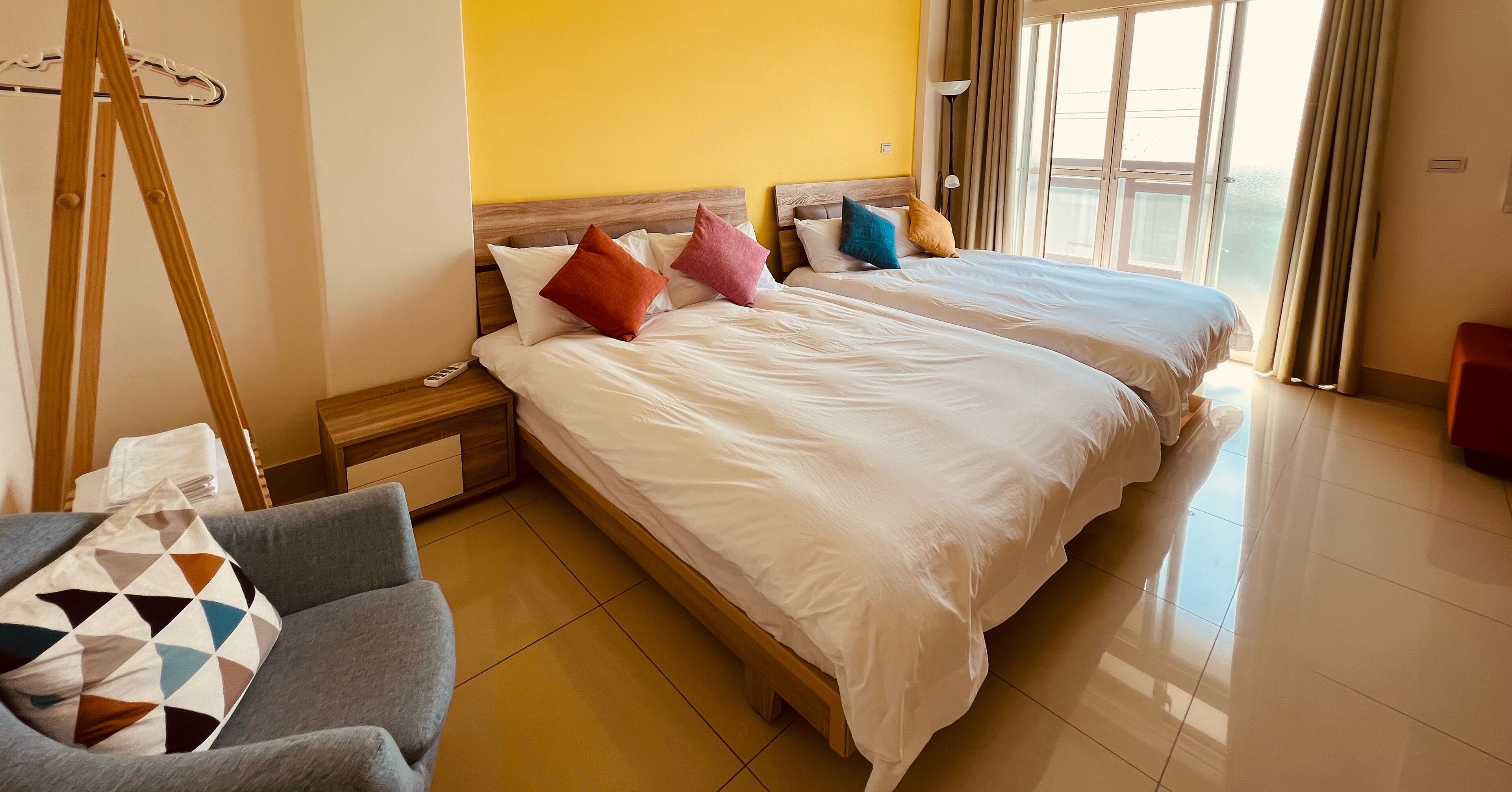 Habitación cuádruple Confort | Cortinas opacas y wifi gratis