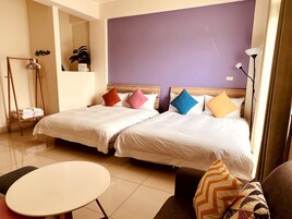 Comfort Quadruple Room | Blackout drapes, free WiFi