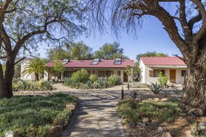 Garden - Otjisazu Guest Farm (Okahandja)