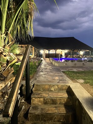Poolside bar - Otjisazu Guest Farm (Okahandja)