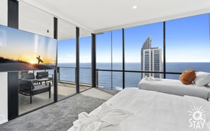 4 bedrooms, iron/ironing board, free WiFi, bed sheets - 4 Bed Executive Sub Penthouse in Surfers Paradise (Surfers Paradise)