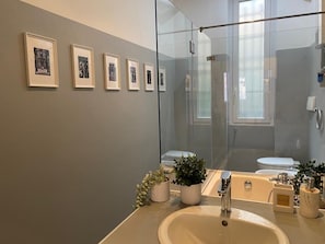Apartamento | Banheiro | Papel higiênico