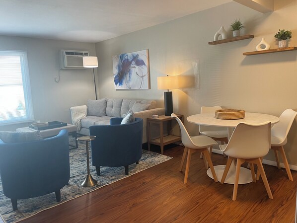 TV, offices - Twin Oaks Extended Stay Two Bedroom - 2813 Apt 5 (Syracuse)