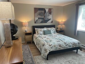 2 makuuhuonetta, työpöytä, silitysrauta/-lauta, ilmainen Wi-Fi