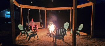 Cozy Farmhouse w/ short walk to a private  lake