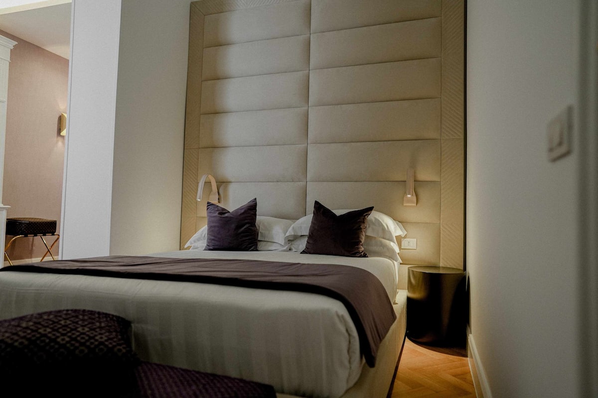 1 bedroom, premium bedding, down duvets, minibar