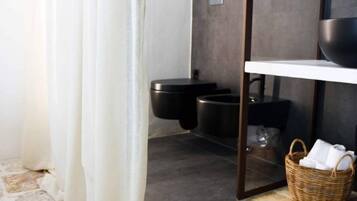 Room, 1 Bedroom | Bathroom