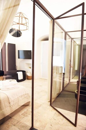 Room, 1 Bedroom | Bathroom | Shower, rainfall showerhead, free toiletries, hair dryer - Arya Nobile Dimora (Carovigno)