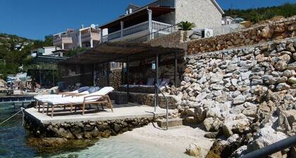 Luxury Lovely Decorated Seaside Villa with Private Pool