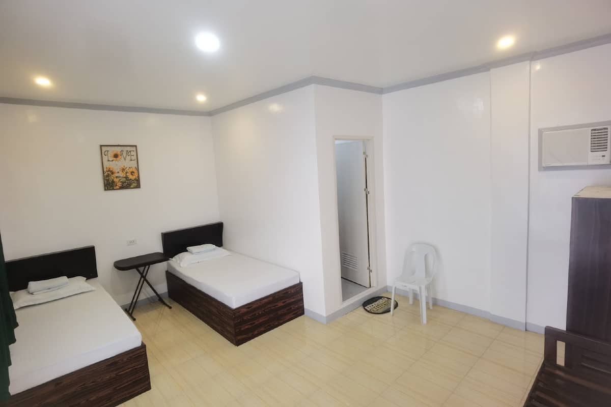 Camas plegables/adicionales y ropa de cama