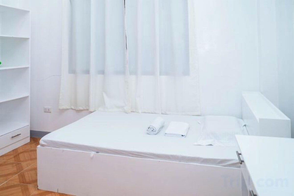 Camas plegables/adicionales y ropa de cama 