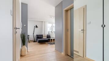 Apartment, 1 Bedroom, Balcony | Living area